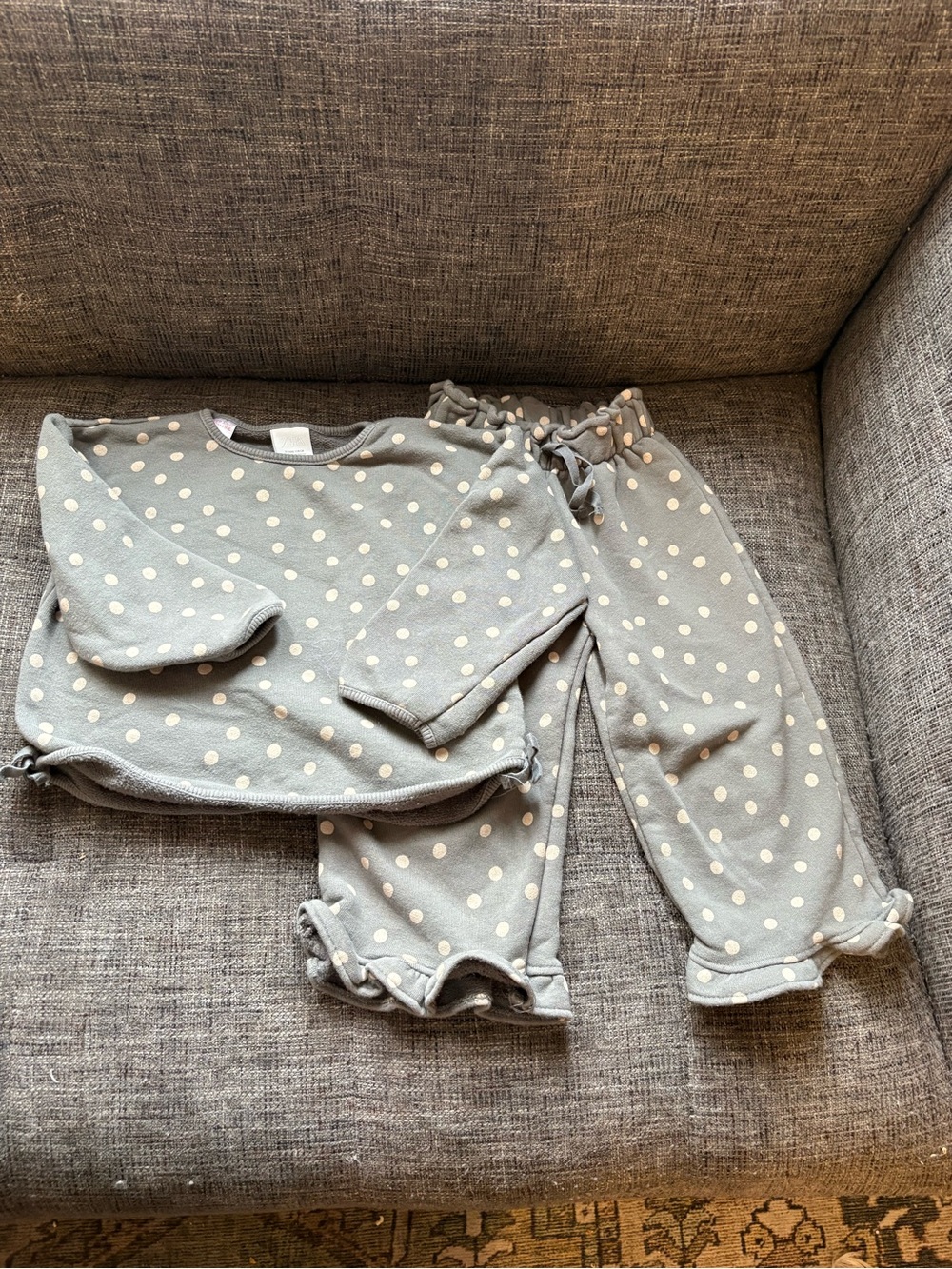 Zara Girls Grey Polka Dot sweatsuit 5T